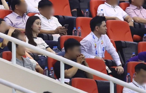 Vợ chủ tịch CLB bóng đá Hà Nội khoe body sau sinh, đẹp chuẩn "mẹ 1 con trông mòn con mắt" - 6