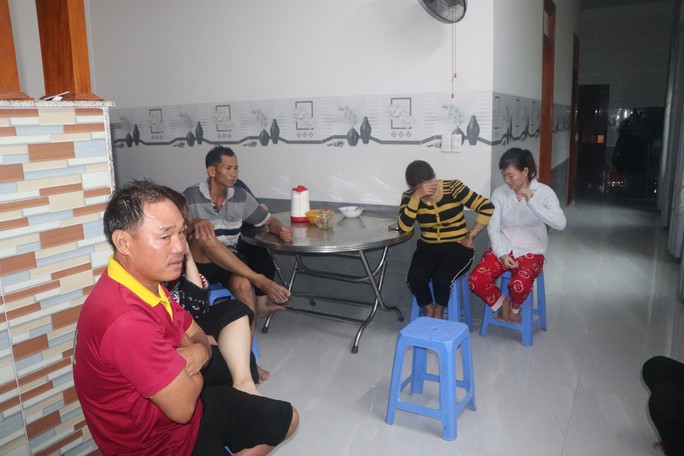Chìm tàu 15 ngư dân Quảng Nam chết và mất tích: Đẫm nước mắt ngóng tin - 6