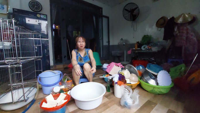 Đà Nẵng: Khốn khổ vì 4 ngày 2 lần dọn đồ chạy lụt - 1