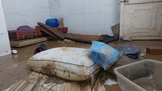 Đà Nẵng: Khốn khổ vì 4 ngày 2 lần dọn đồ chạy lụt - 6