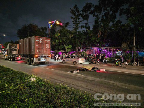 Lại xảy ra tai nạn chết người trên đường Mỹ Phước Tân Vạn - 1