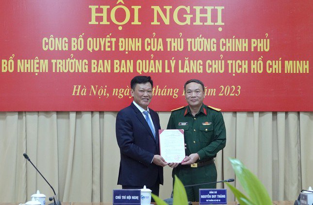 Thủ tướng bổ nhiệm chức vụ mới đối với Tư lệnh Phạm Hải Trung - 1