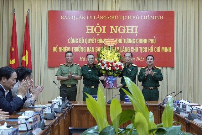 Thủ tướng bổ nhiệm chức vụ mới đối với Tư lệnh Phạm Hải Trung - 4