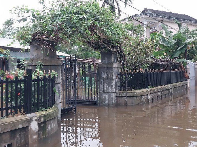 Cận cảnh ngập lụt ở hạ du Thủy điện Hương Điền - 4