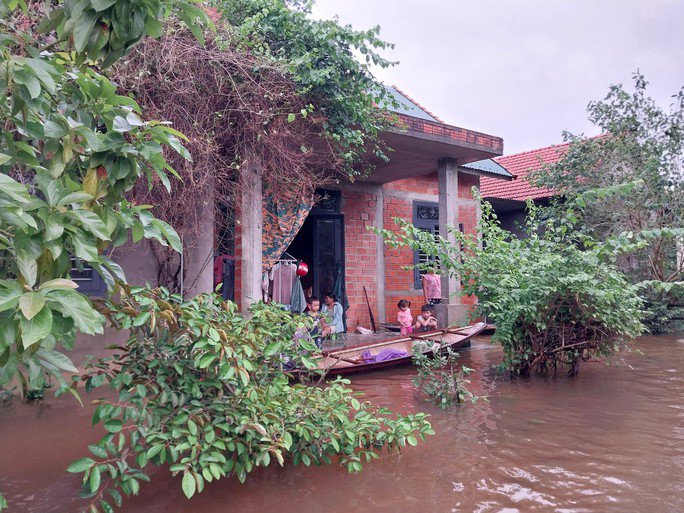 Cận cảnh ngập lụt ở hạ du Thủy điện Hương Điền - 7