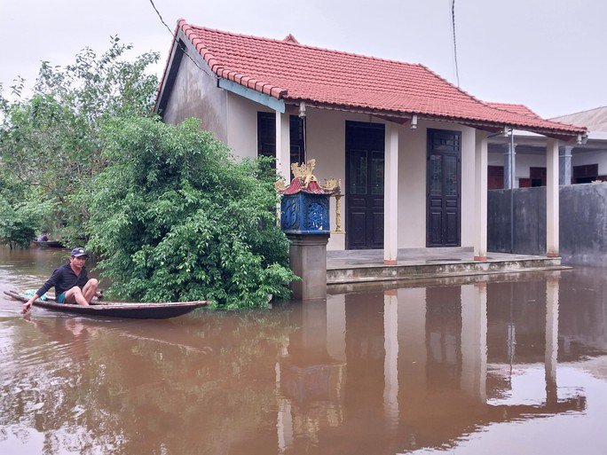 Cận cảnh ngập lụt ở hạ du Thủy điện Hương Điền - 8