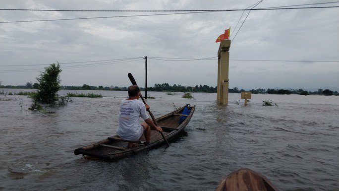 Cận cảnh ngập lụt ở hạ du Thủy điện Hương Điền - 12
