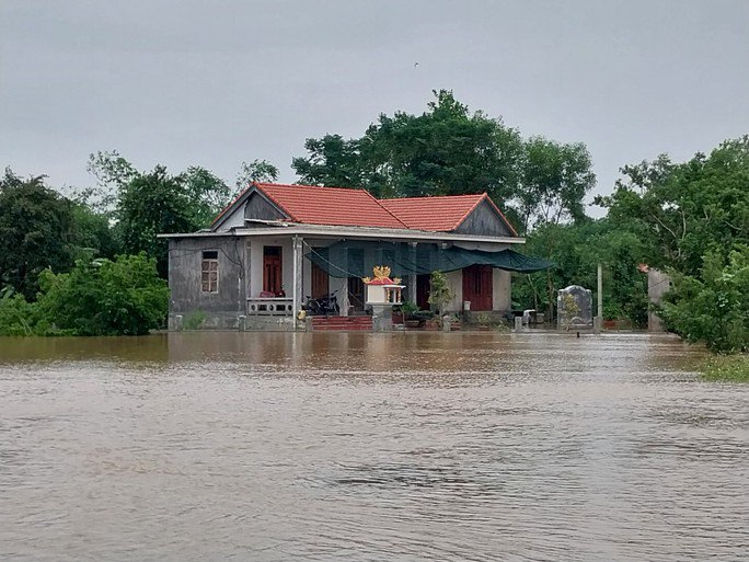 Cận cảnh ngập lụt ở hạ du Thủy điện Hương Điền - 13
