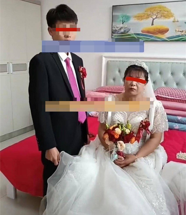 Kịch liệt phản đối con trai cưới người phụ nữ lớn tuổi có con riêng, nhưng khi biết gia thế cô dâu, bố mẹ chú rể quay ngoắt thái độ - 1