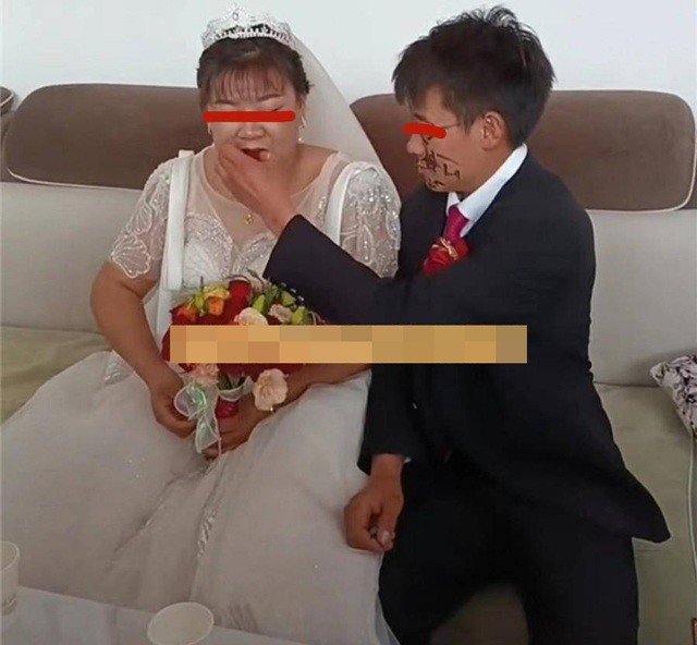 Kịch liệt phản đối con trai cưới người phụ nữ lớn tuổi có con riêng, nhưng khi biết gia thế cô dâu, bố mẹ chú rể quay ngoắt thái độ - 2