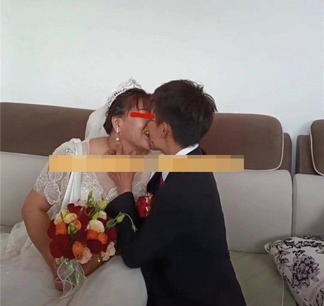 Kịch liệt phản đối con trai cưới người phụ nữ lớn tuổi có con riêng, nhưng khi biết gia thế cô dâu, bố mẹ chú rể quay ngoắt thái độ - 3