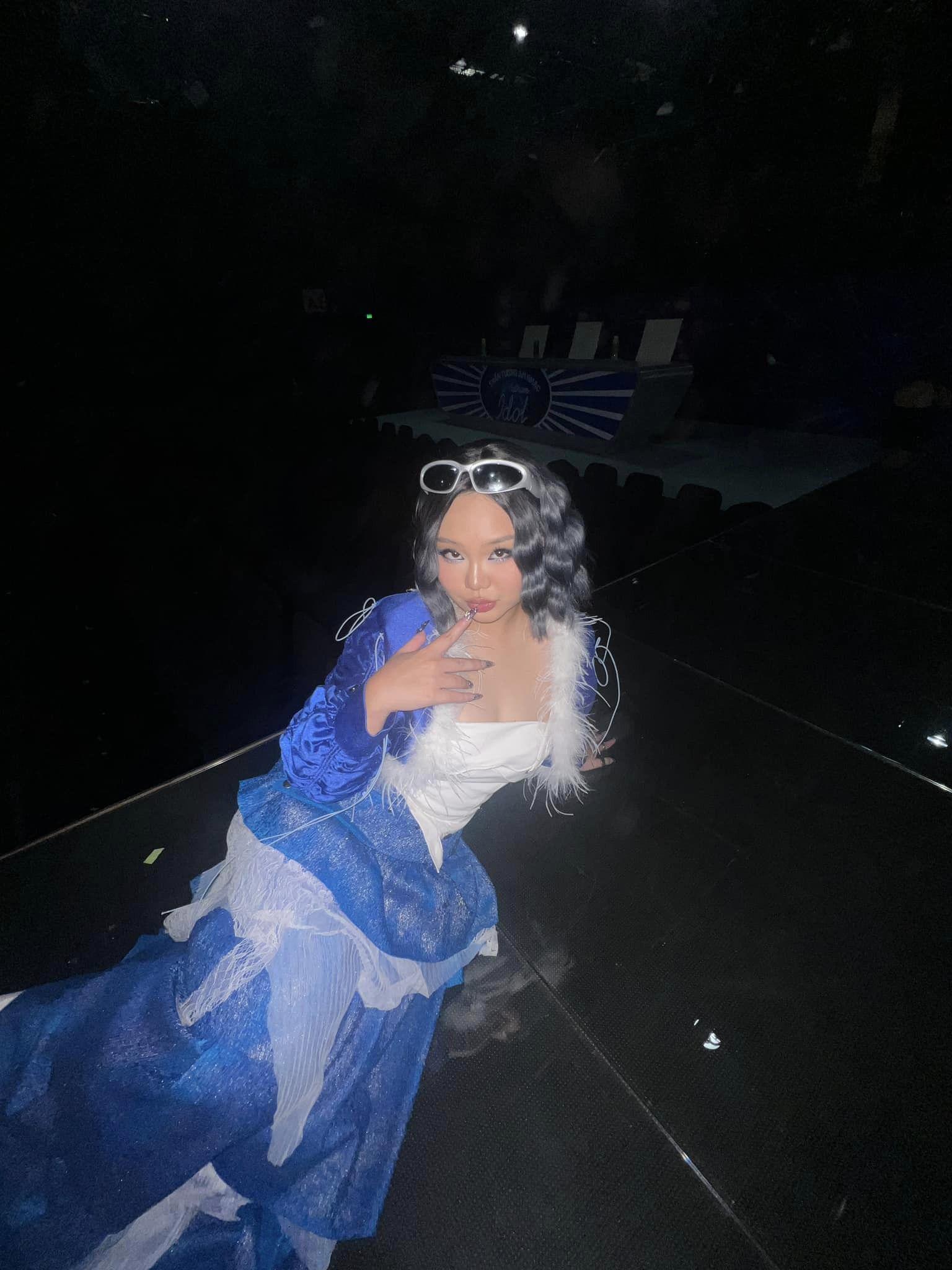 "Nữ sinh 19 tuổi" tại Vietnam Idol bị chê vì ăn mặc phóng khoáng, trang điểm đậm - 6