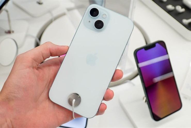 Người dùng bực tức vì iPhone 15 chỉ là một "thiết bị hạng hai" - 3
