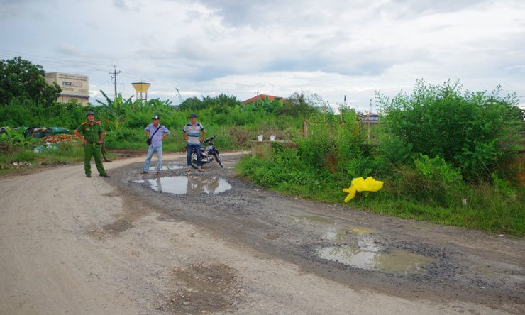 Bắt khẩn cấp nghi phạm bỏ bả chó vào sữa làm 2 người chết ở Tiền Giang - 1