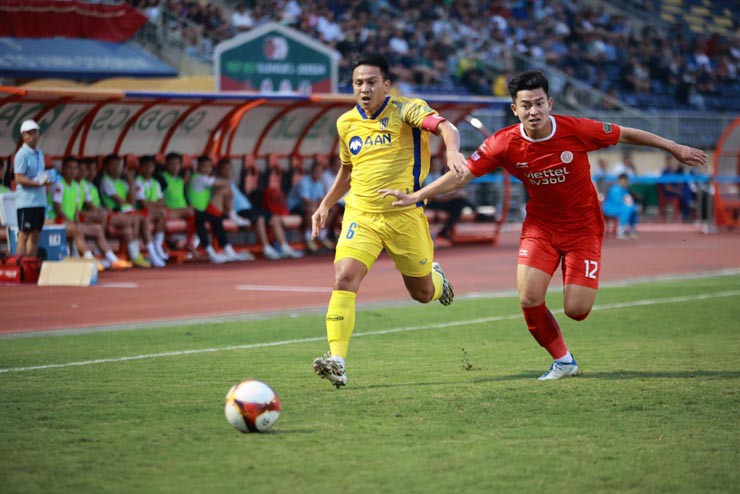 Video bóng đá SLNA - Viettel: 2 bàn chóng vánh, kịch chiến vòng mở màn (V-League) - 1