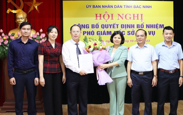 Bổ nhiệm Phó Giám đốc Sở Nội vụ tỉnh Bắc Ninh - 1