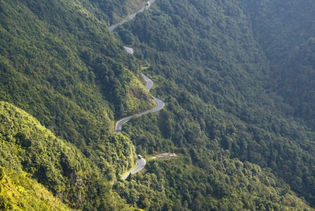 Vẻ đẹp nhất mê li của con cái đèo lâu năm nhất nước Việt Nam nom kể từ bên trên cao