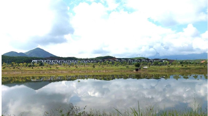 Khung cảnh hoang tàn trong khu biệt thự nghìn tỷ cho chuyên gia bị bỏ hoang ở Đà Nẵng - 2