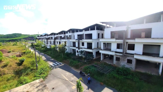 Khung cảnh hoang tàn trong khu biệt thự nghìn tỷ cho chuyên gia bị bỏ hoang ở Đà Nẵng - 5