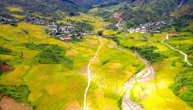 Cảnh thiên nhiên cao nguyên cùng ruộng bậc thang bên đỉnh Ngọc Linh đẹp nao lòng - 8