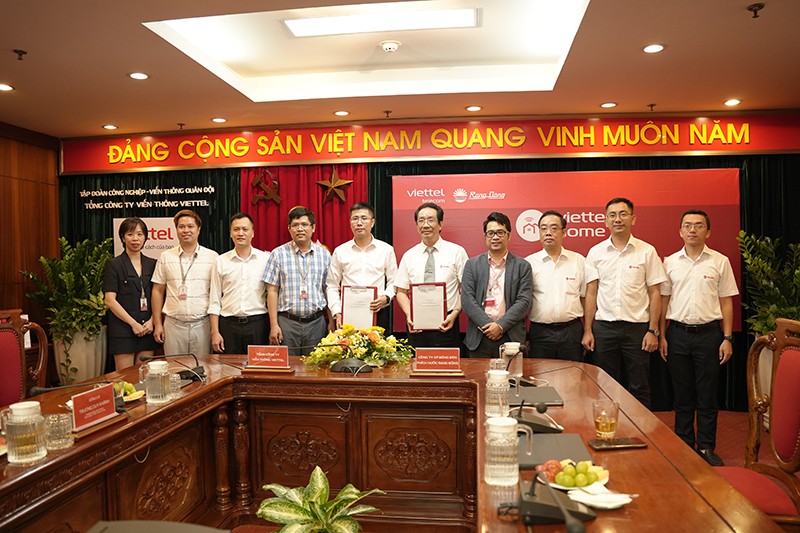 Rạng Đông ký kết hợp tác chiến lược cùng Viettel Telecom - 1