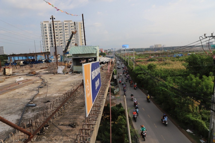 Cận cảnh cầu hơn 900 tỷ ở khu đông TPHCM hợp long nhịp chính sau 4 năm 'đắp chiếu' - 6