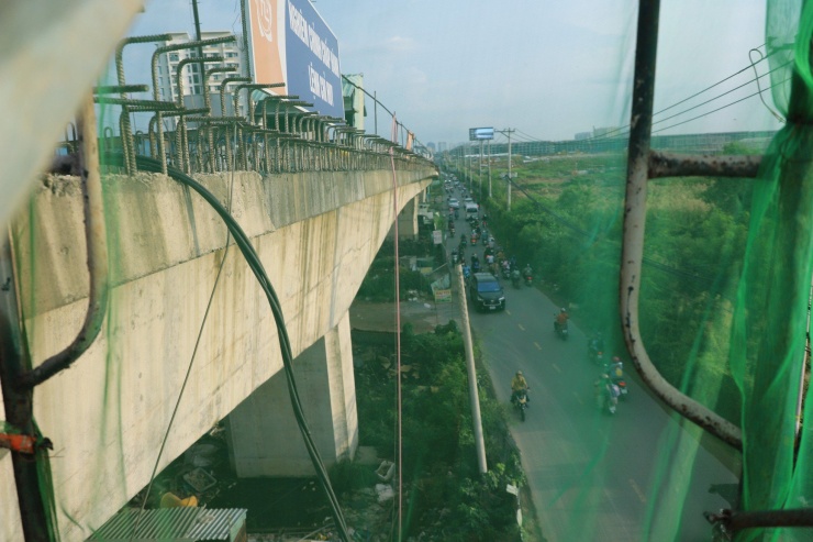 Cận cảnh cầu hơn 900 tỷ ở khu đông TPHCM hợp long nhịp chính sau 4 năm 'đắp chiếu' - 9