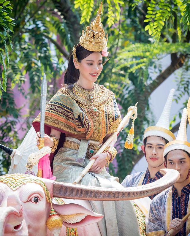 "Gái ngành xinh nhất Thái Lan" đẹp tựa tiên giáng trần khiến hàng trăm người khó rời mắt - 6