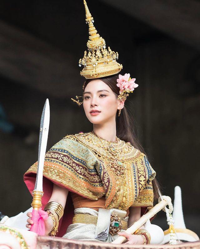 "Gái ngành xinh nhất Thái Lan" đẹp tựa tiên giáng trần khiến hàng trăm người khó rời mắt - 7