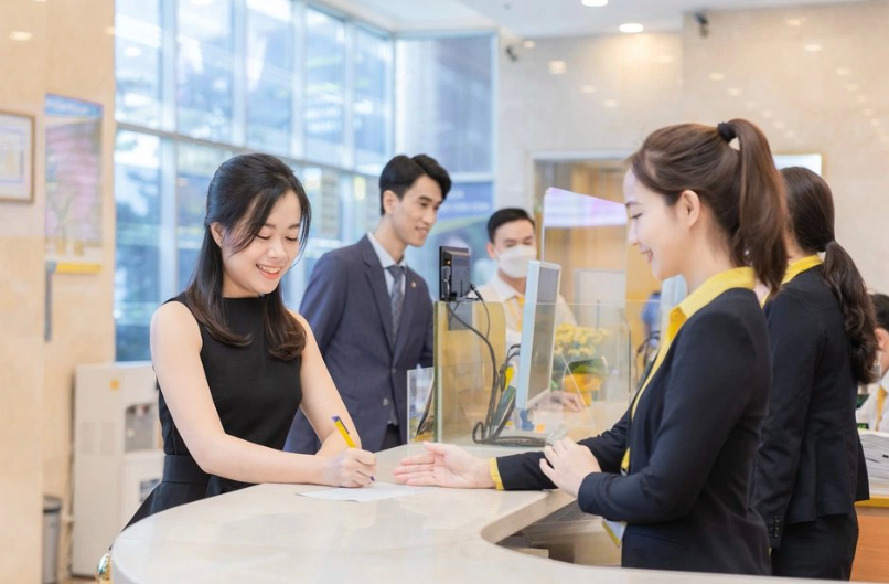 Lợi nhuận 9 tháng đầu năm của Nam A Bank tăng trưởng ổn định nhờ thu nhập từ hoạt động dịch vụ - 2