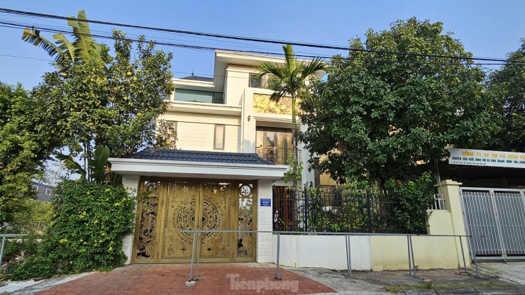 Cận cảnh loạt biệt thự ''mọc'' trong cụm công nghiệp làng nghề ở Hà Nội - 10