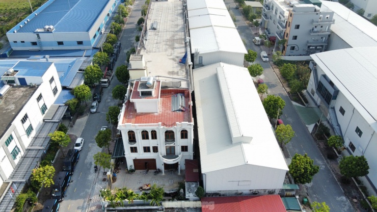 Cận cảnh loạt biệt thự ''mọc'' trong cụm công nghiệp làng nghề ở Hà Nội - 15