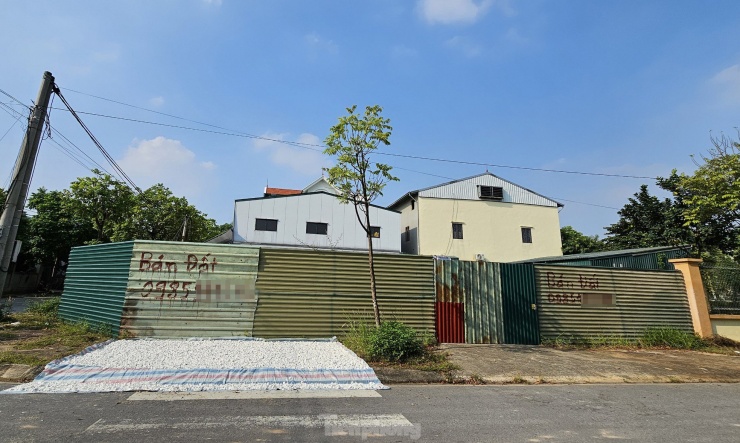 Cận cảnh loạt biệt thự ''mọc'' trong cụm công nghiệp làng nghề ở Hà Nội - 18
