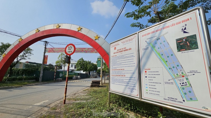 Cận cảnh loạt biệt thự ''mọc'' trong cụm công nghiệp làng nghề ở Hà Nội - 19