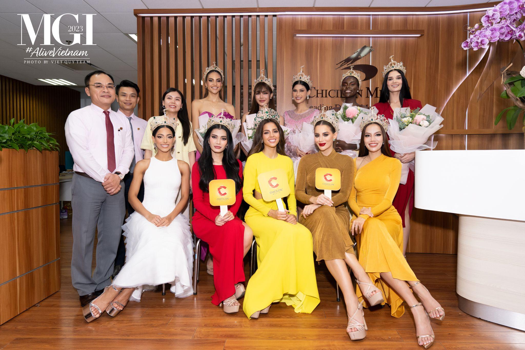 Top 10 Miss Grand International 2023 thăm văn phòng Chicilon Media - 1