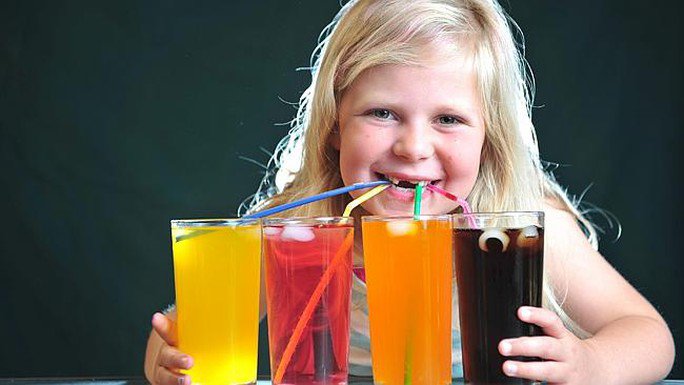 Trẻ uống nhiều thứ tưởng vô hại này, lớn lên dễ nghiện rượu - 1