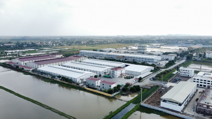 Hàng nghìn m2 quy hoạch bãi xe tại cụm công nghiệp ở Hà Nam biến thành kho chứa hàng - 3