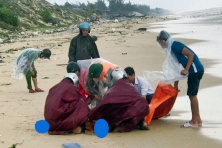 Phát hiện tại tử thi phái nữ trôi dạt vô bờ biển lớn Thừa Thiên Huế