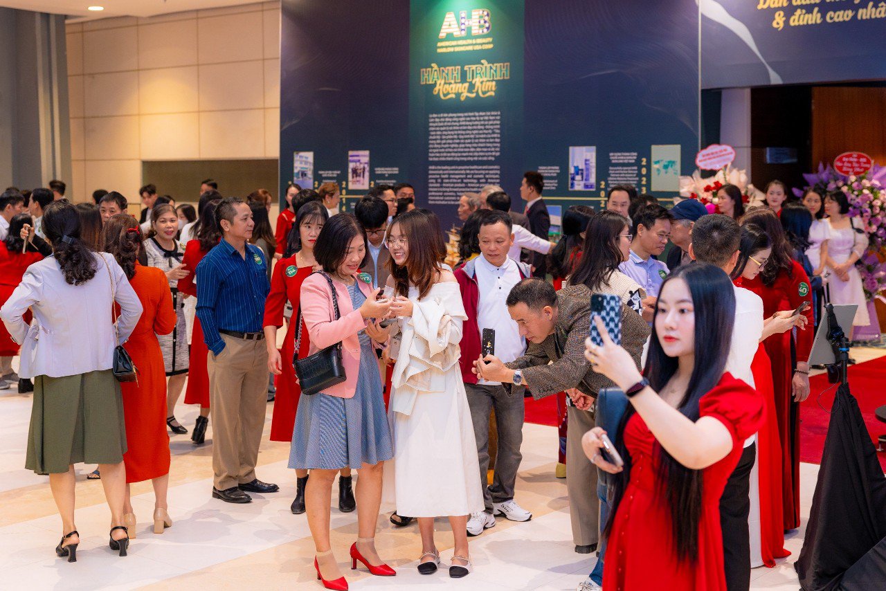 Dr. Han Beauty Center 184 Trần Duy Hưng thu hút hàng trăm khách hàng làm đẹp trong ngày khai trương - 3