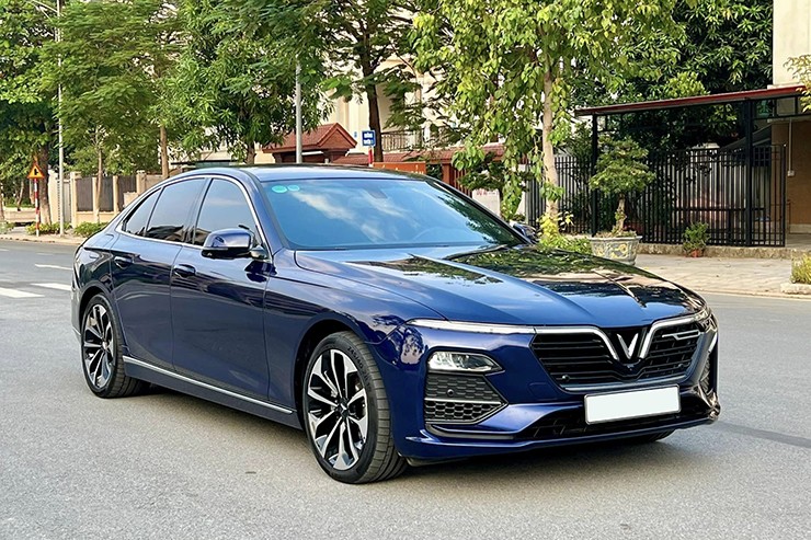 Giá xe VinFast Lux A2.0 lăn bánh tháng 11/2023, giảm 50% LPTB - 1