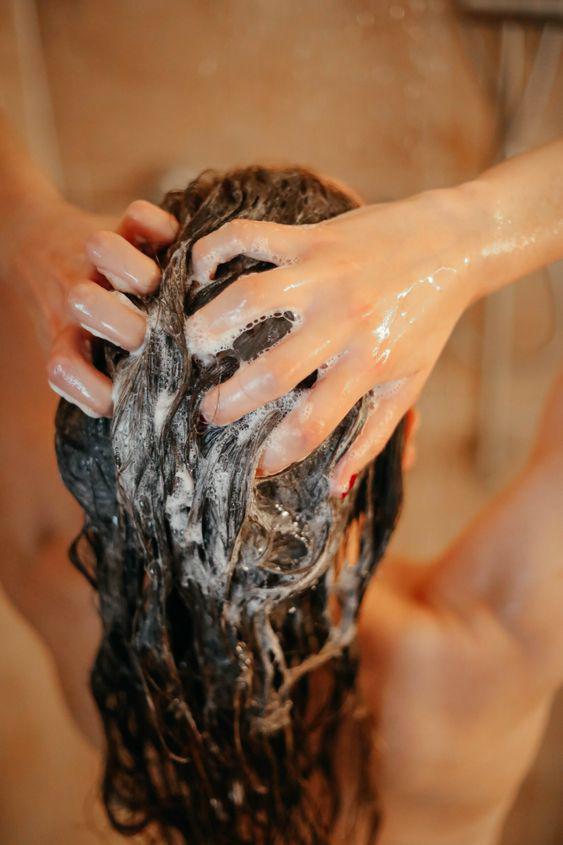 Tự chế bột gội đầu có 3 thành phần giúp mái tóc khỏe, dài nhanh - 2
