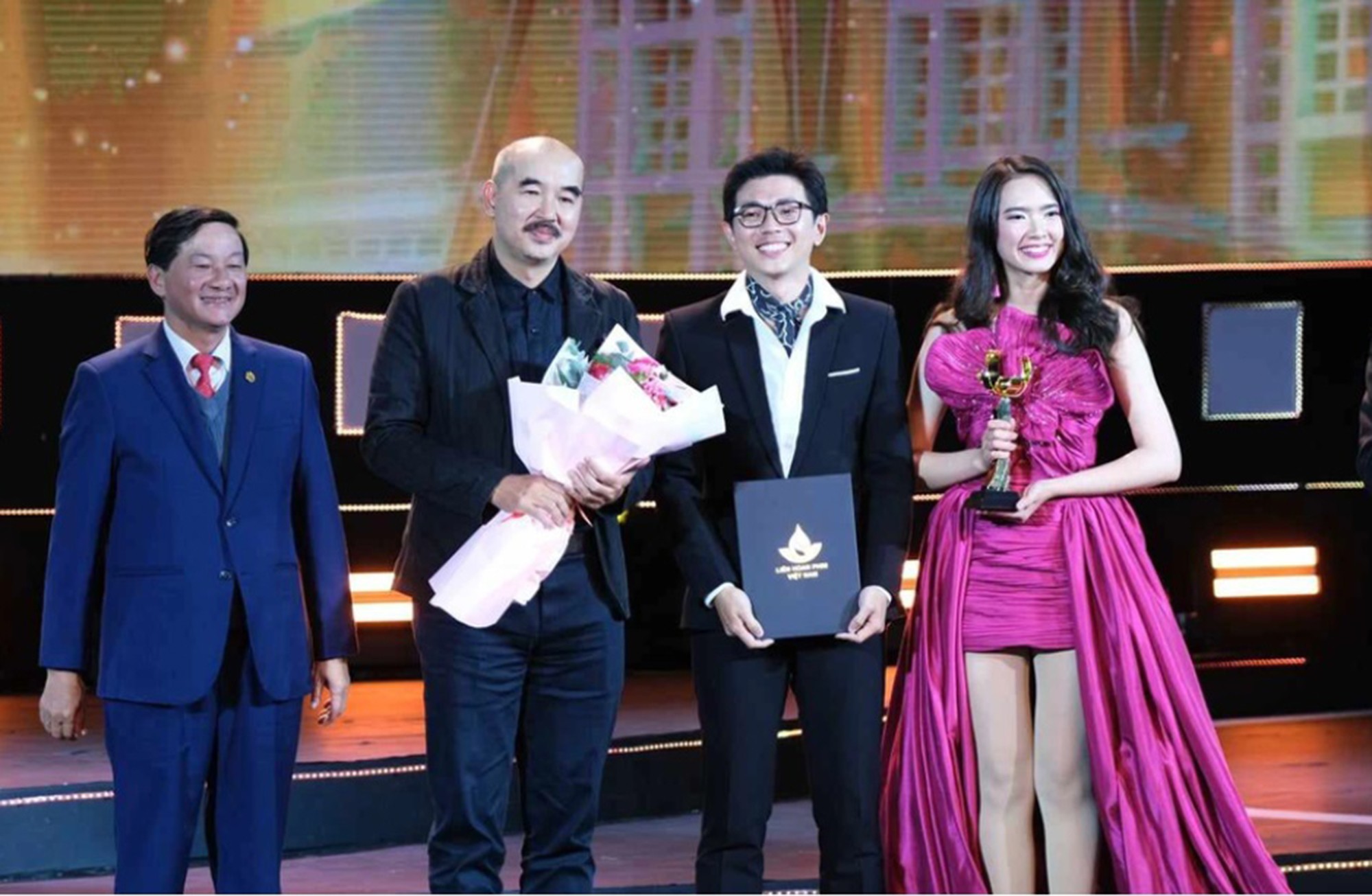 Đất rừng phương Nam, Nhà bà Nữ "trắng tay" tại giải thưởng Bông Sen Vàng - 3