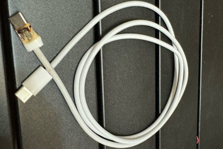 Cáp sạc iPhone chính hãng vẫn có thể bốc cháy vì lý do rất phổ biến - 2