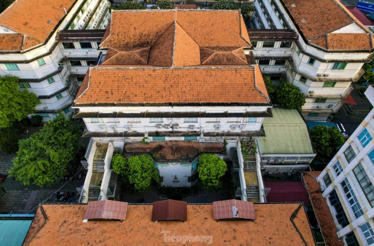 Cận cảnh bệnh viện 85 tuổi có kiến trúc Pháp vừa được xếp hạng di tích ở TPHCM - 3