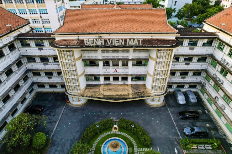 Cận cảnh bệnh viện 85 tuổi có kiến trúc Pháp vừa được xếp hạng di tích ở TPHCM - 2