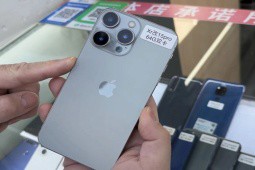 iPhone XR đội lốt iPhone 15 Pro có giá 5,3 triệu đồng