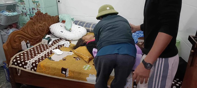 Chất lượng không khí Hà Nội ở mức kém 1 Cứu sống 3 người bị ngạt khí do đốt than sưởi ấm để ngủ - 1