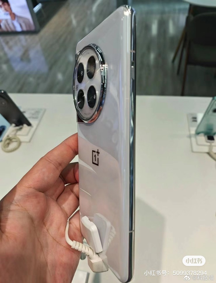 OnePlus 12 chính thức ra mắt với sức mạnh “nhanh tuyệt đối” - 3