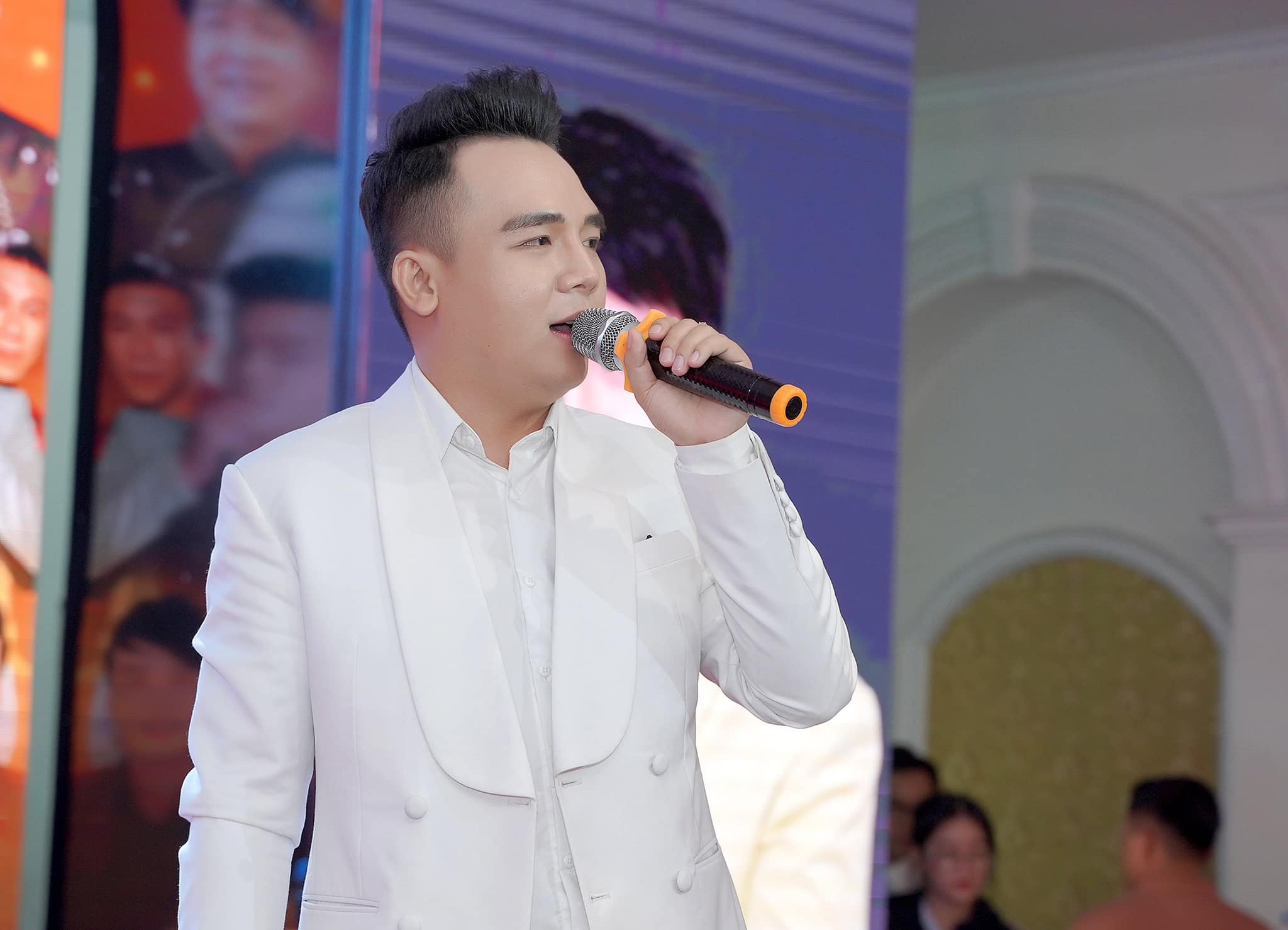 Ca sĩ Bolero được Ngọc Sơn, Dương Ngọc Thái “tranh nhau” nhận làm trò cưng là ai? - 1