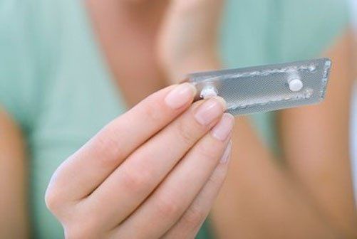 Chóng mặt, buồn nôn sau uống thuốc tránh thai khẩn cấp có đáng lo? - 2